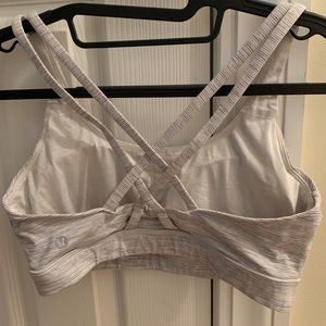 Lululemon energy bra sz 8 white grey stripes